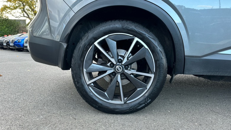 Nissan Qashqai 1.3 DiG-T MH Tekna 5dr Petrol Hatchback